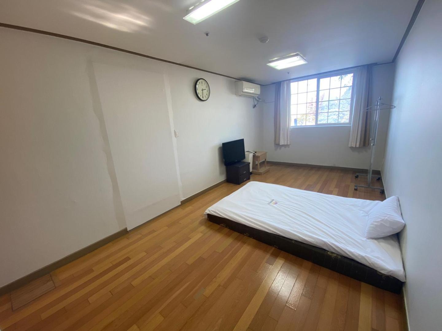 Arbon Youth Hostel & Resort Jeju Bagian luar foto