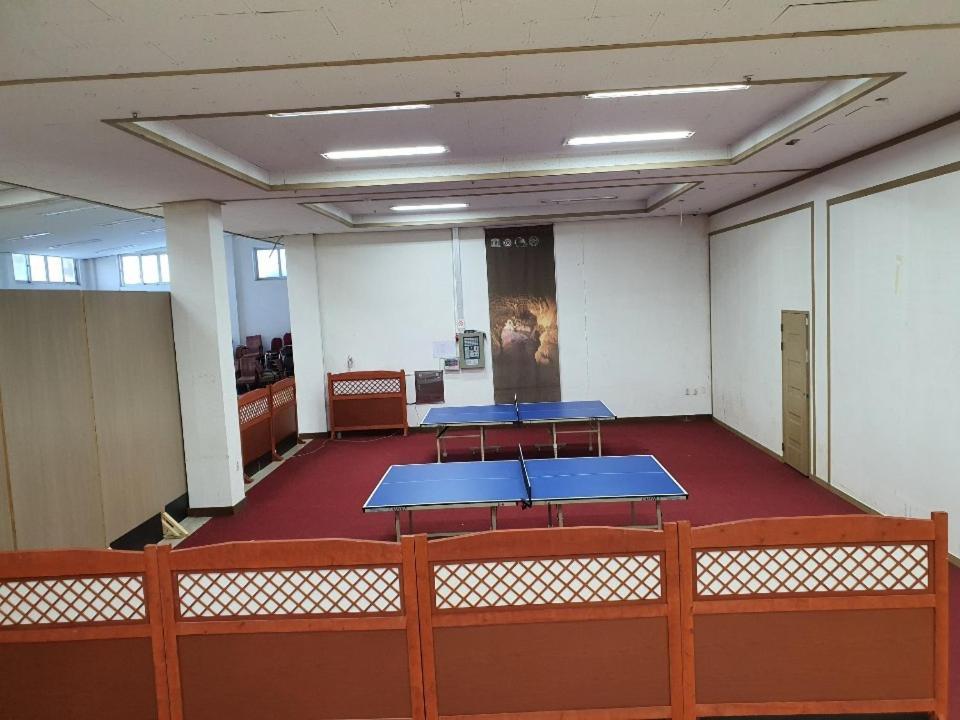 Arbon Youth Hostel & Resort Jeju Bagian luar foto