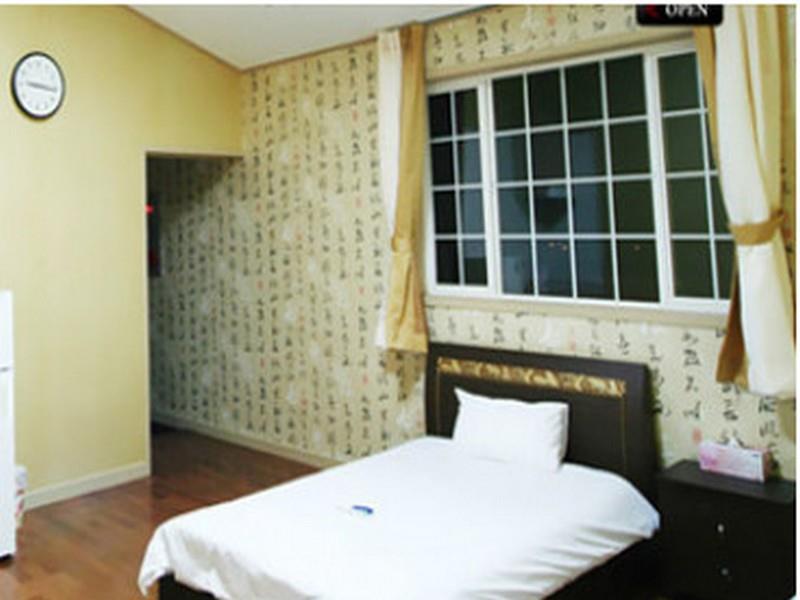 Arbon Youth Hostel & Resort Jeju Bagian luar foto